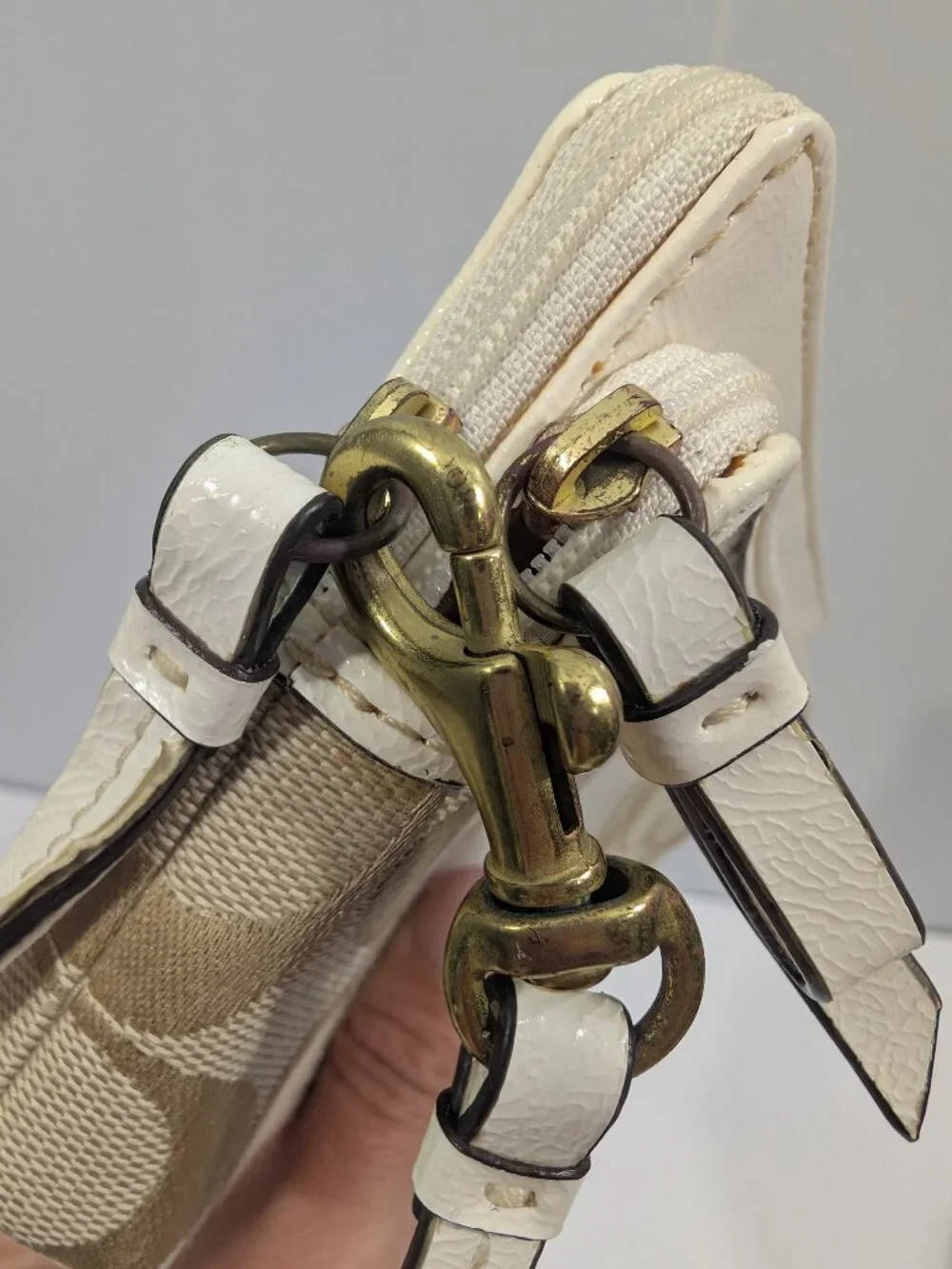 Coach Signature Canvas Double Zip Wristlet Wallet Beige White Stripe